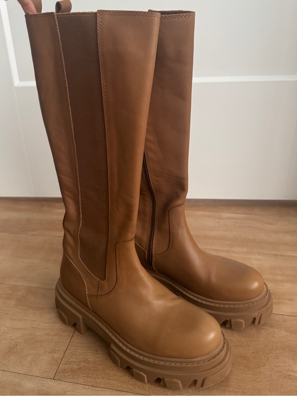 EUC Steve Madden Tan Boots - Picture 6 of 11